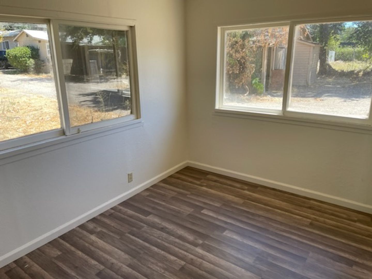 Building Photo - Arrowhead