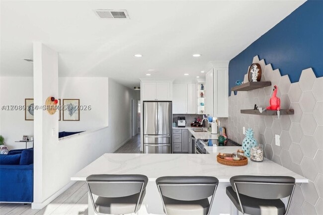 Building Photo - 1187 Hillsboro Mile