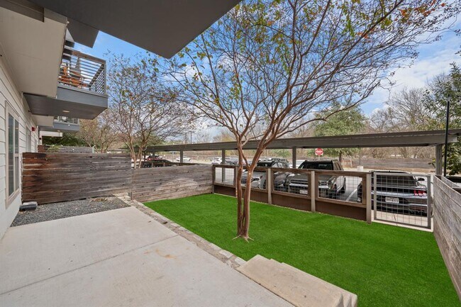 Building Photo - 2505 Thornton Rd