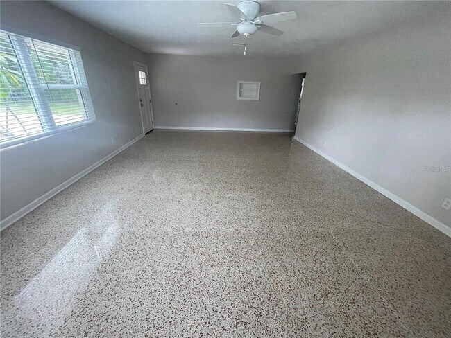 Building Photo - 1536 Illinois Rd