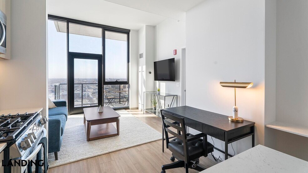 Building Photo - 513 S Damen Ave