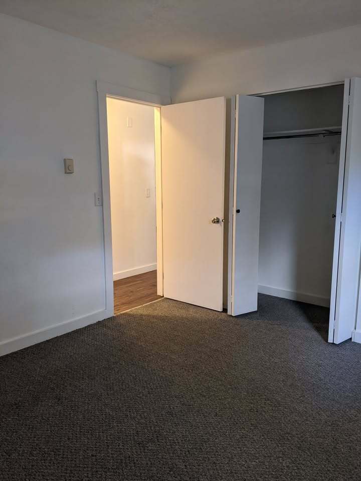 Master Bedroom - 1227 Hilltop Dr