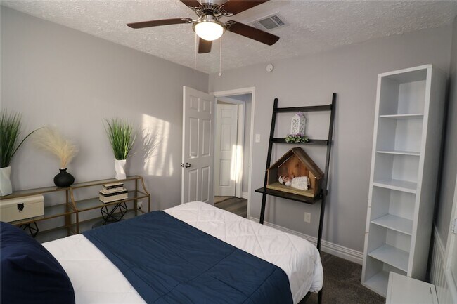 Building Photo - 25107 Spring Creek Dr