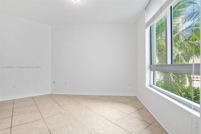 Building Photo - 350 S Miami Ave