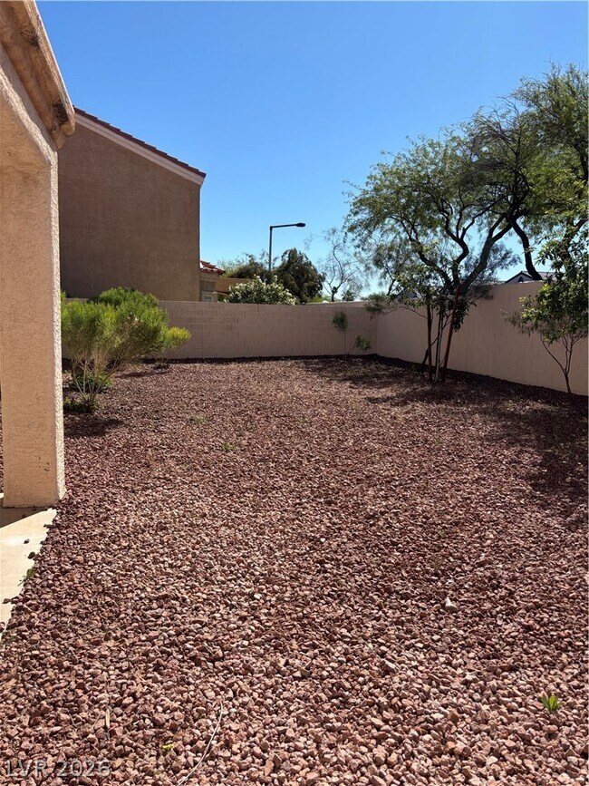 Building Photo - 1601 Tranquil Meadows Ln