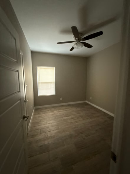 Building Photo - 513 Hope Dr