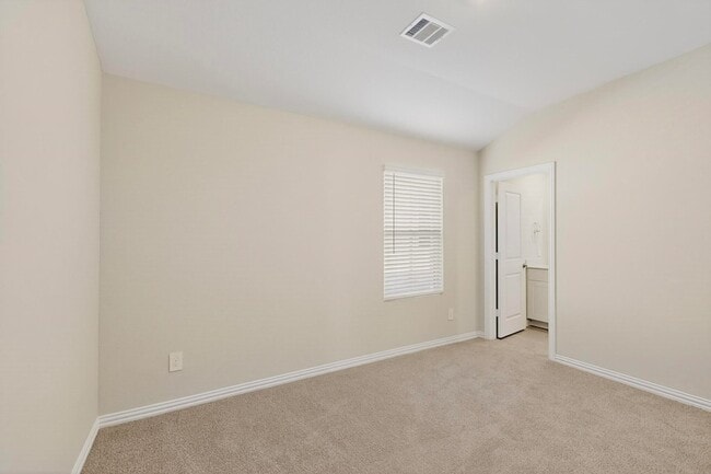 Building Photo - 504 Tidal Dr