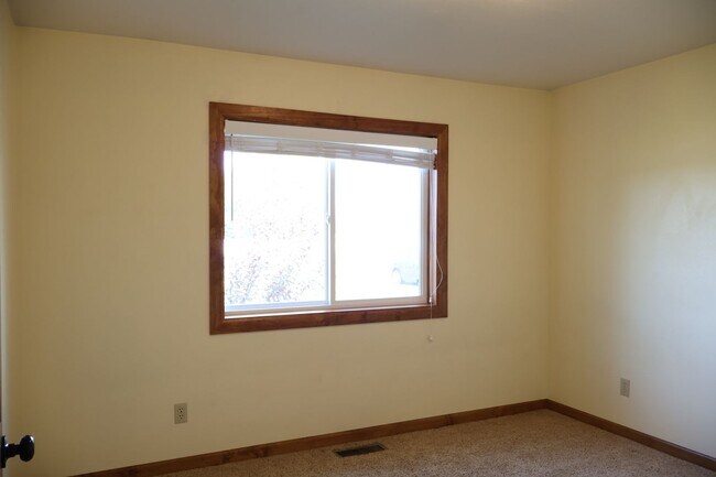 Building Photo - 360 Rain Shadow Dr