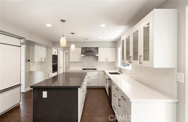 Building Photo - 1901 Altura Dr