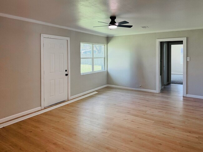 Building Photo - 427 Wood St