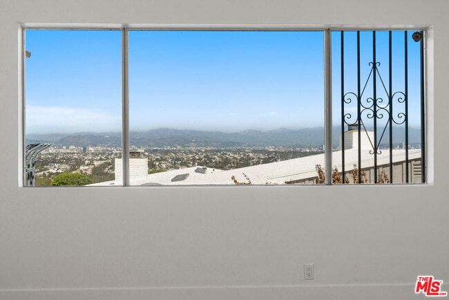 Building Photo - 5266 Veronica St