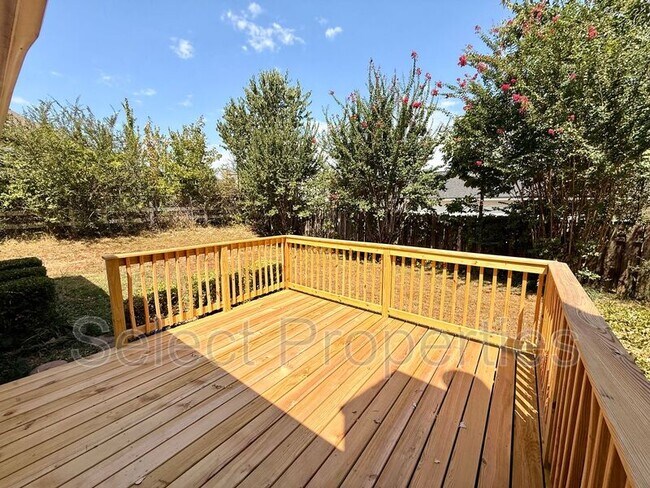 Building Photo - 3108 Maplewood Terrace
