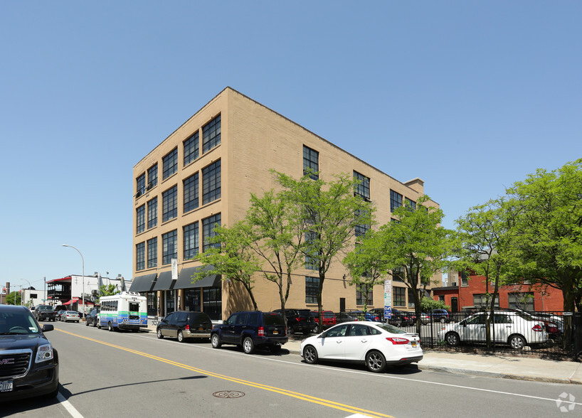 Primary Photo - Lofts on Willow