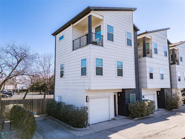 Primary Photo - 2305 Coronado St