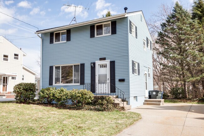 Building Photo - Charming 3-Bed Home with New Kitchen, Fresh Finishes & Big Backyard on a Quiet Dead-End Street