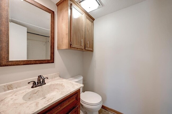 Building Photo - 10 Cypress Fairway Village