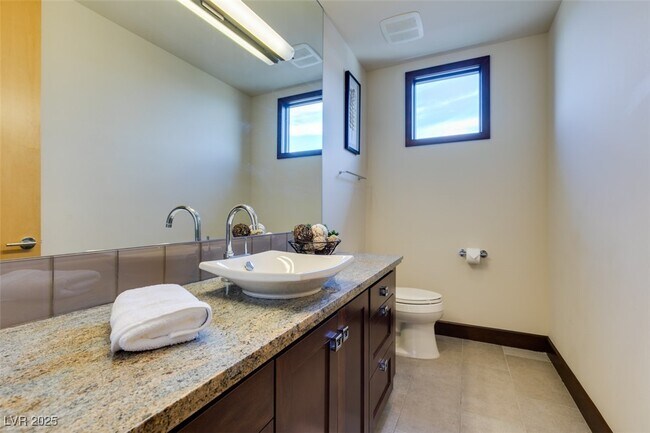 Building Photo - 483 Toucan Ridge Ct