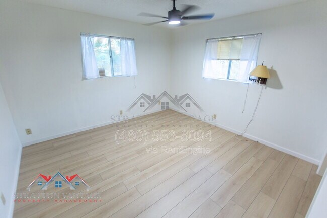 Building Photo - 5706 E Des Moines St