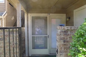 Building Photo - 9835 Walnut St