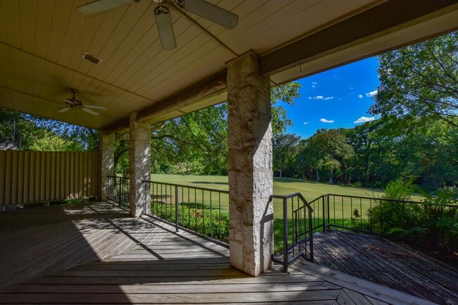 Building Photo - On Golf Course Townhome