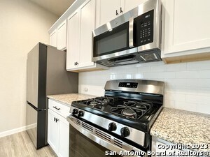 Building Photo - 1518 Stony Island Dr
