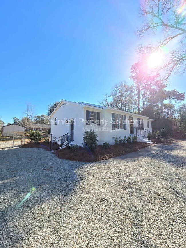 Building Photo - 6405 Myrtle Grove Rd