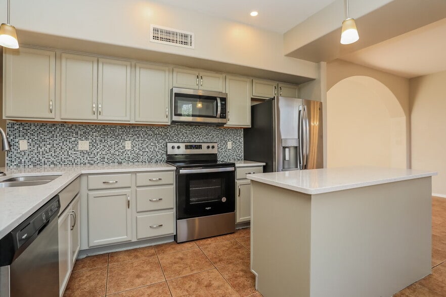 Building Photo - 355 E Camino Del Abeto