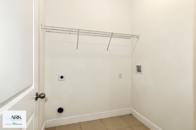 Building Photo - 16673 SW 21 Cir
