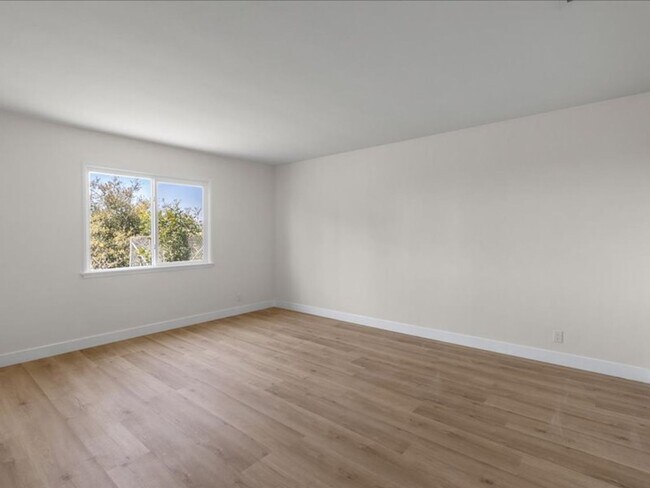 Building Photo - Amazing views at this 4 bedroom renovated Fallbrook home in a quiet neighborhood with a loft offi...