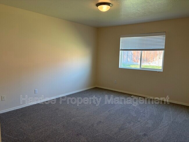 Building Photo - 677 N Kayden Way