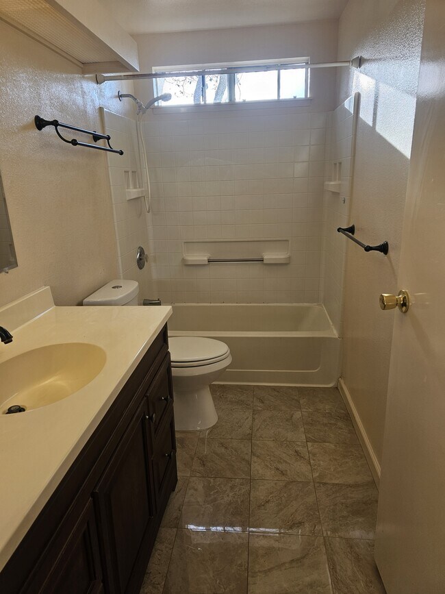 Building Photo - 95-1045-1045 Kaapeha St