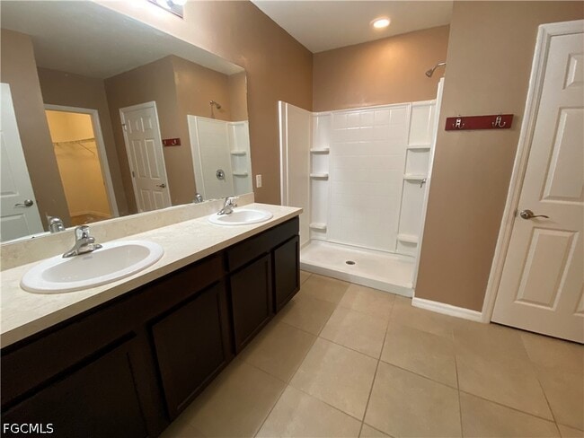 Building Photo - 3425 Cancun Ct
