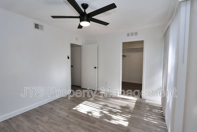 Building Photo - 9 Derow Ct