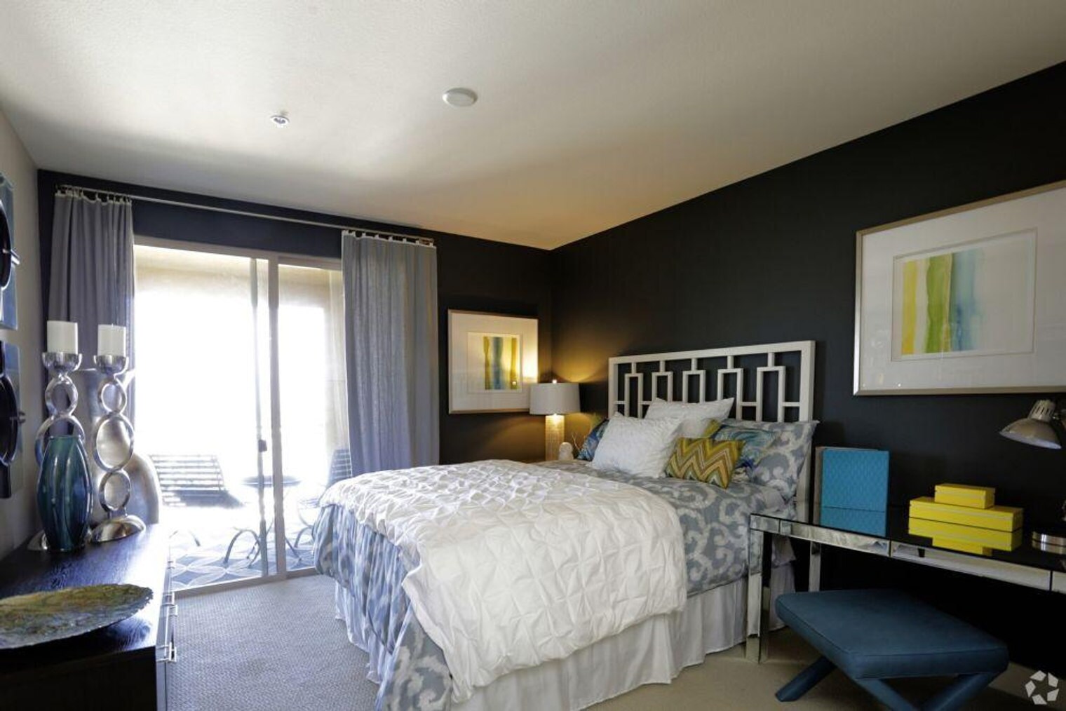 Building Photo - 5945 Linda Vista Rd