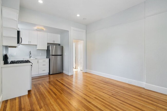 Building Photo - Fully Renovated 1 Bedroom in Downtown Palo...