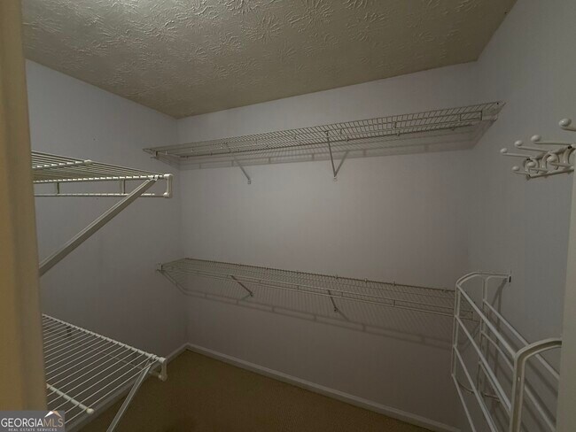 Building Photo - 3897 Saddlecreek Dr