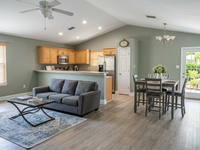 Building Photo - 814 Brooke Manor Dr