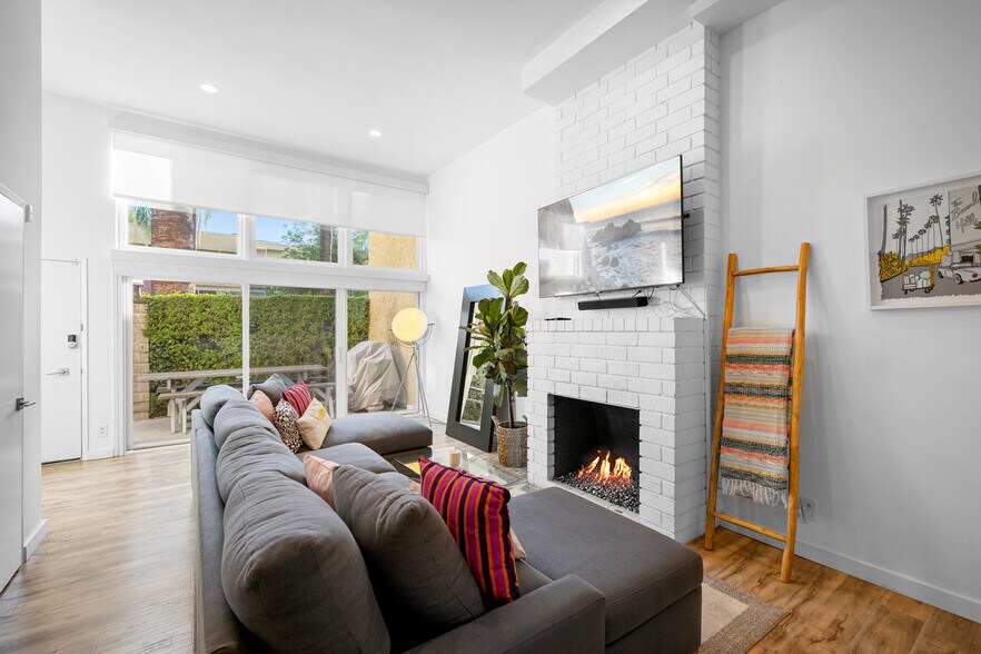 Building Photo - 5435 Yarmouth Ave