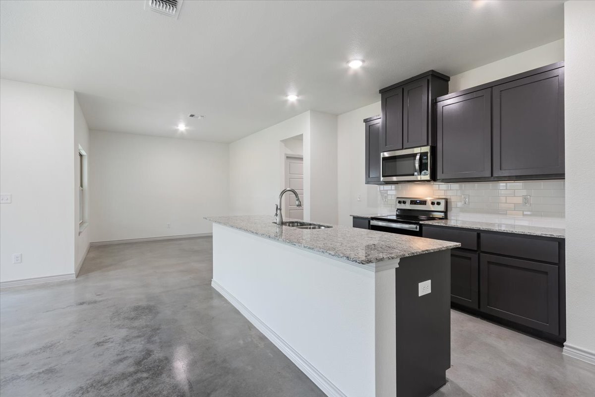 Building Photo - 797 Freedom Cir