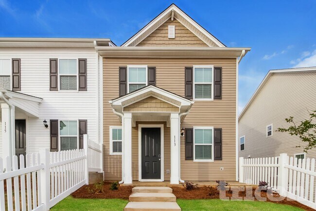 Building Photo - 812 Simpson Farm Rd