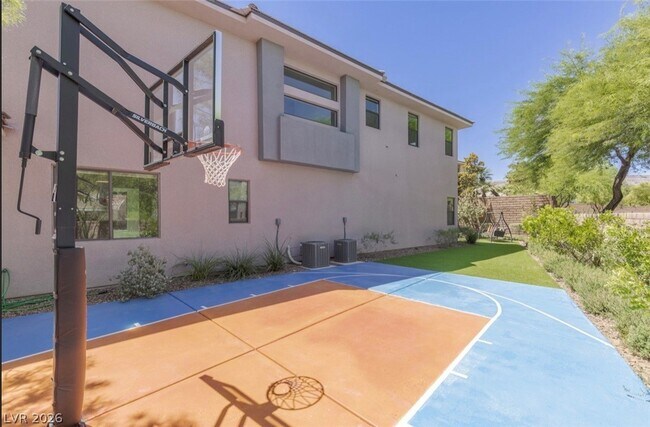 Building Photo - 47 Pristine Glen St