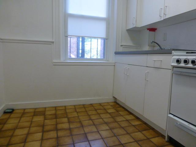 Building Photo - 120 Warren St