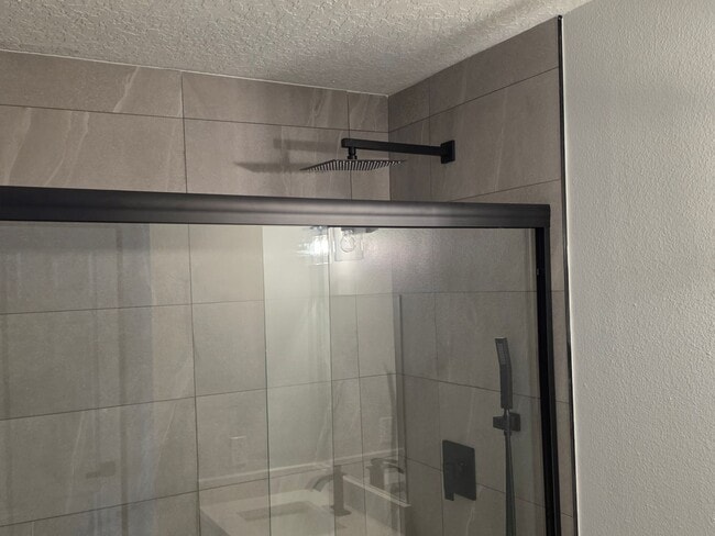 Building Photo - FOR RENT!! RECENTLY RENOVATED 2 BEDROOM 2 BATH CONDO (FIRST FLOOR)...