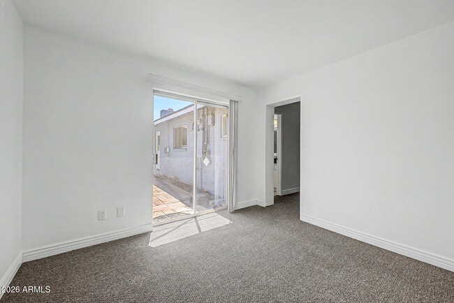 Building Photo - 106 E Geneva Dr
