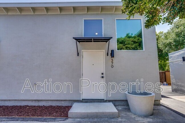 Building Photo - 370 Camille Ct