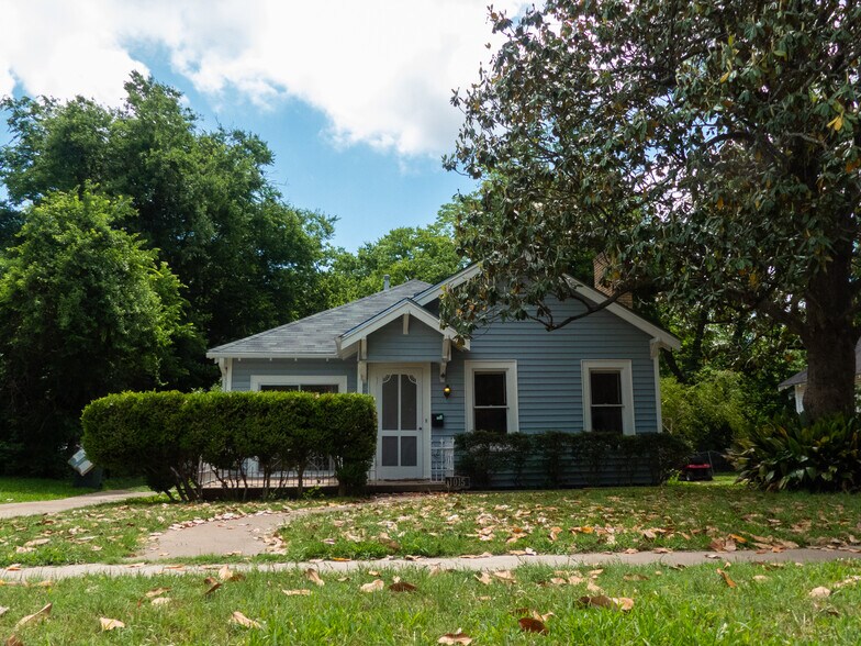 Building Photo - 1015 N 1st St