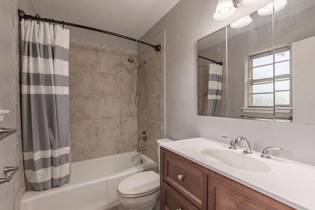 Building Photo - 5130 Leland Dr