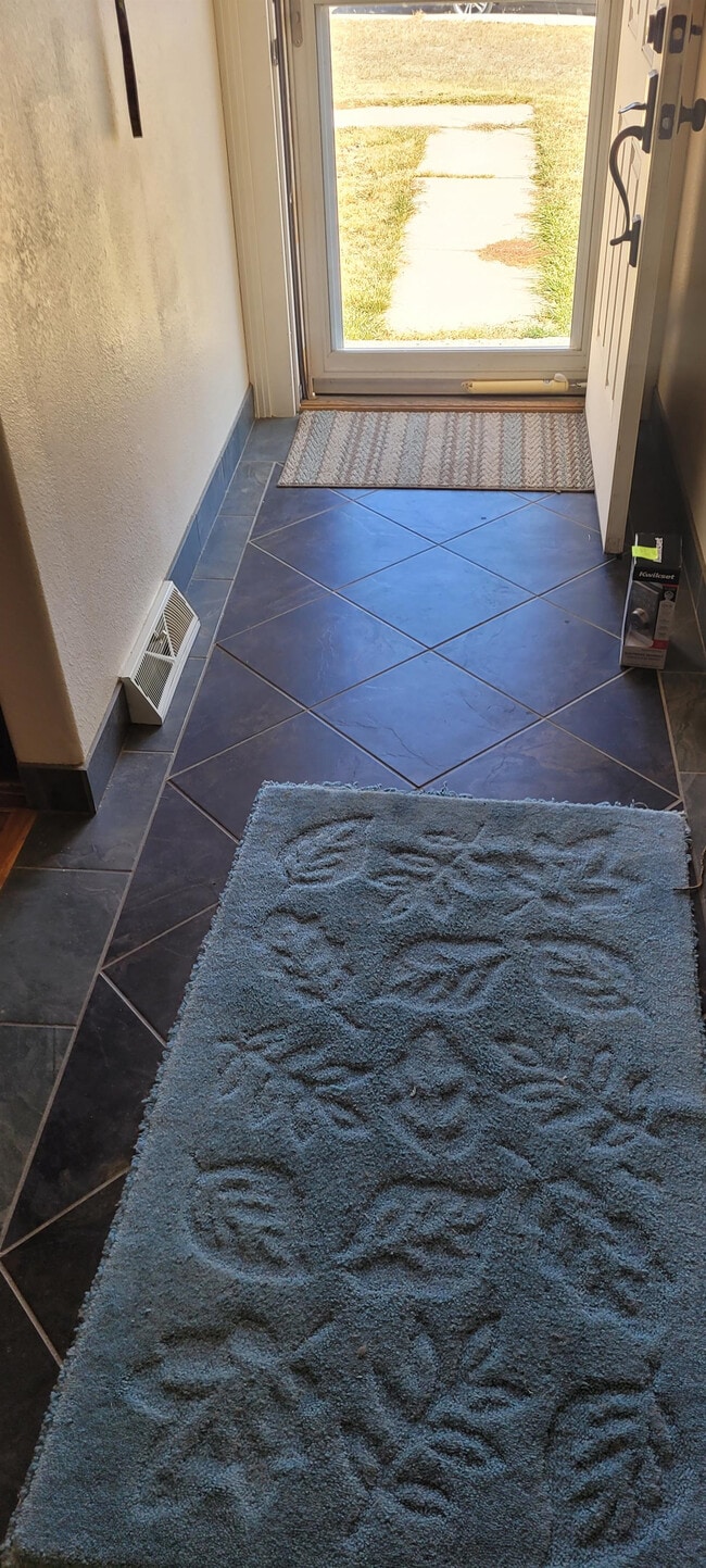 Building Photo - 6304 Kevin Ave