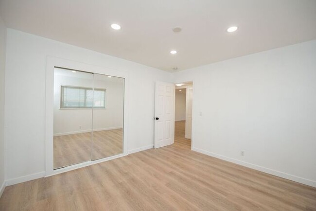 Building Photo - Mesa Verde | Recently Remodled 2 Bedroom A...