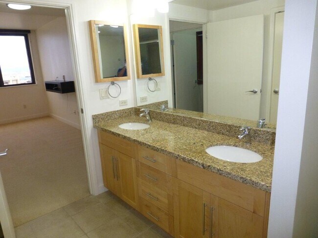 Building Photo - Keola Lai Condo - 2 bedrooms, 2 baths, 2 parking - Avail now!